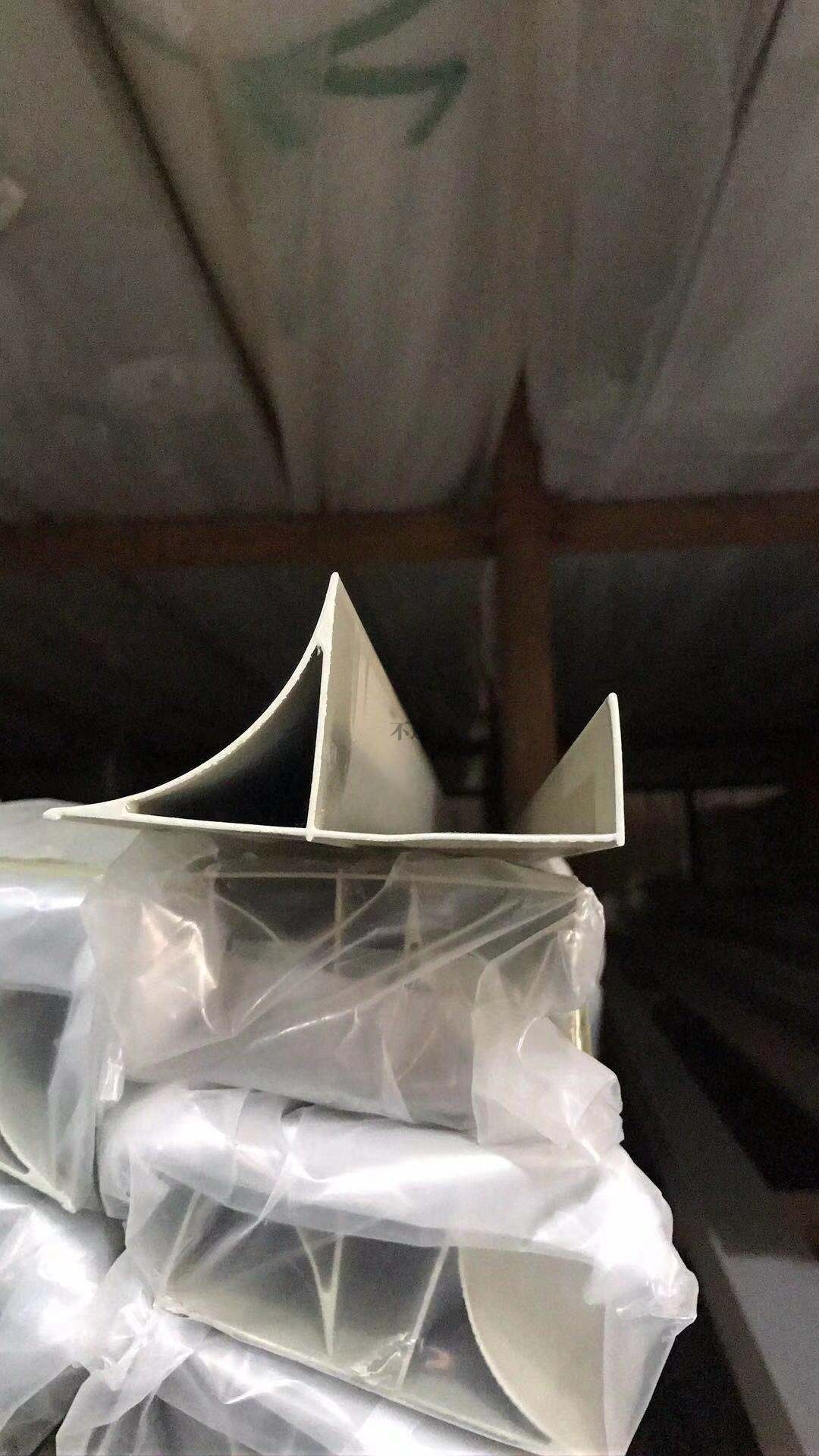 半圆弧槽铝