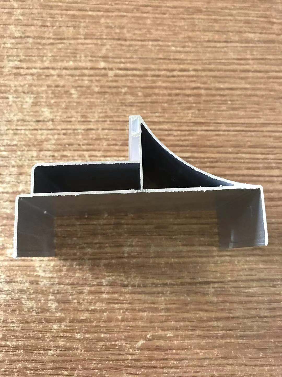 双层玻璃窗料